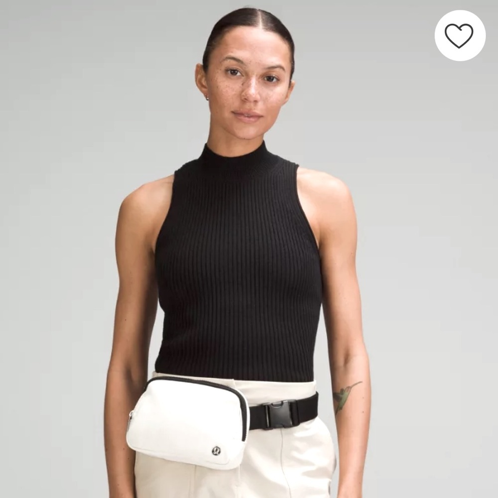NWT Lululemon Everywhere Belt Bag